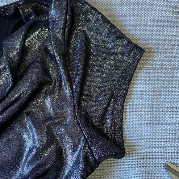 Clientele Vintage Shiny Silver Metallic Cowl Neck Cap Sleeve Holiday Party Top-M - Picture 10 of 16